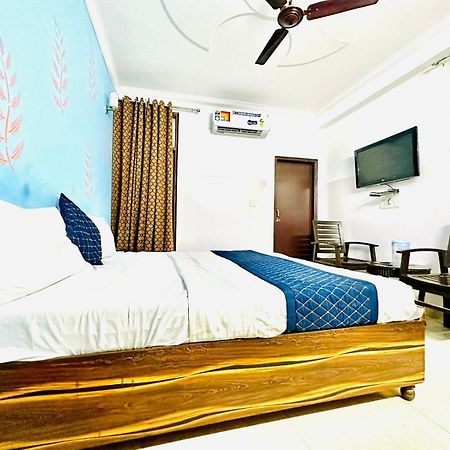 Hotel Galaxy Inn Near Delhi International Airport 뉴델리 외부 사진