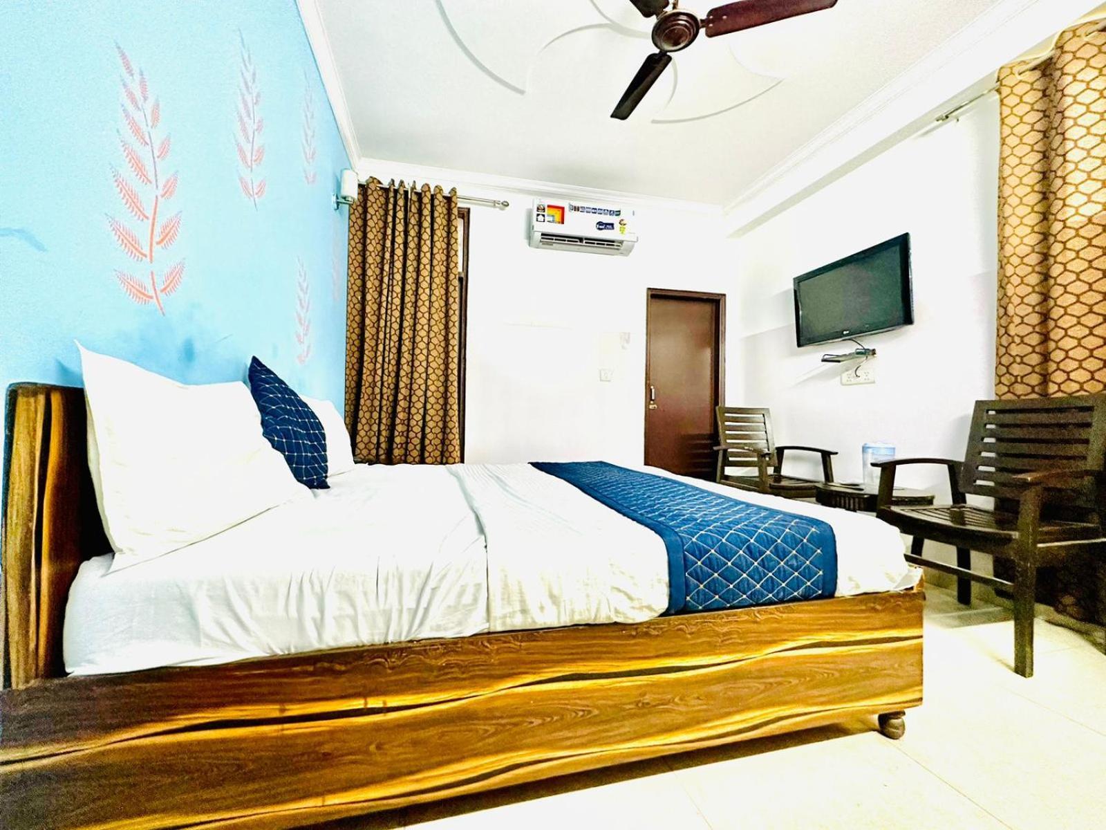Hotel Galaxy Inn Near Delhi International Airport 뉴델리 외부 사진
