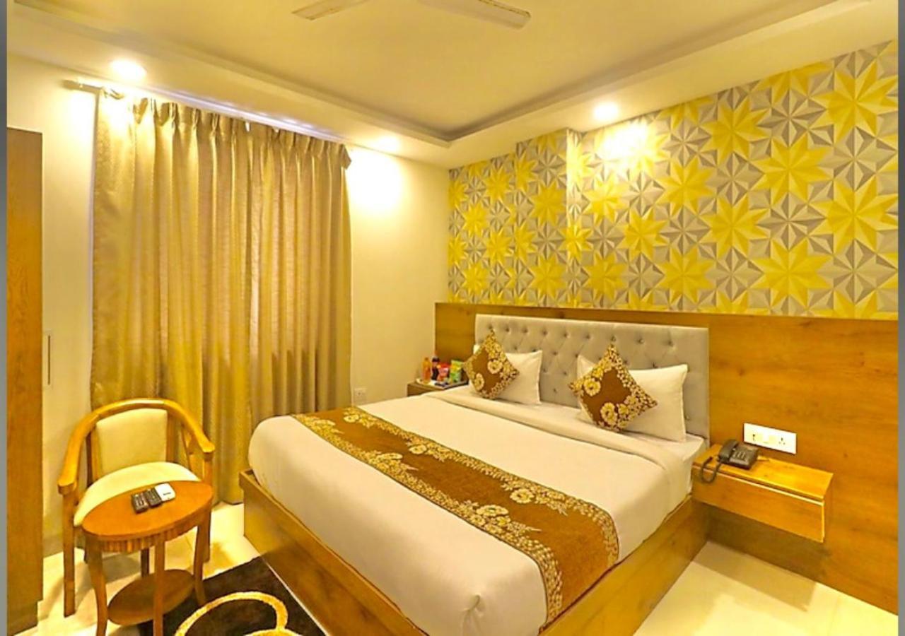 Hotel Galaxy Inn Near Delhi International Airport 뉴델리 외부 사진