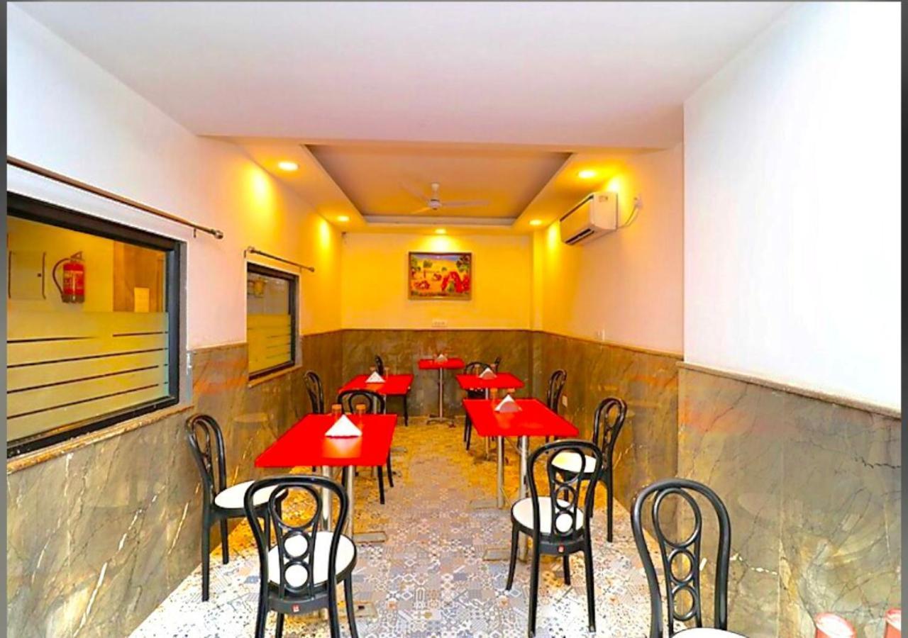 Hotel Galaxy Inn Near Delhi International Airport 뉴델리 외부 사진