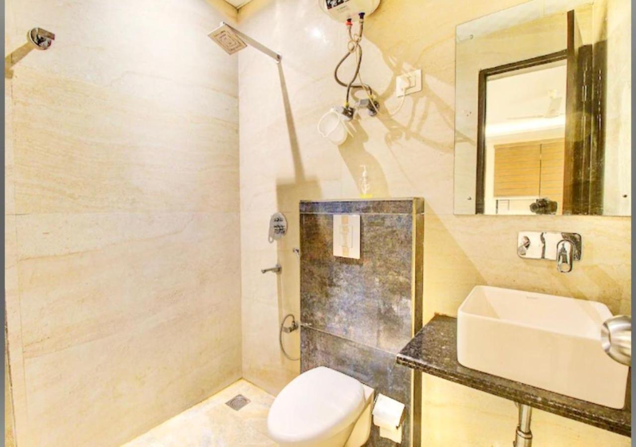 Hotel Galaxy Inn Near Delhi International Airport 뉴델리 외부 사진